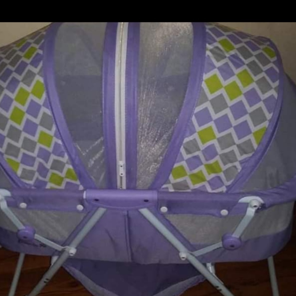 Bassinet - Picture 3 of 3